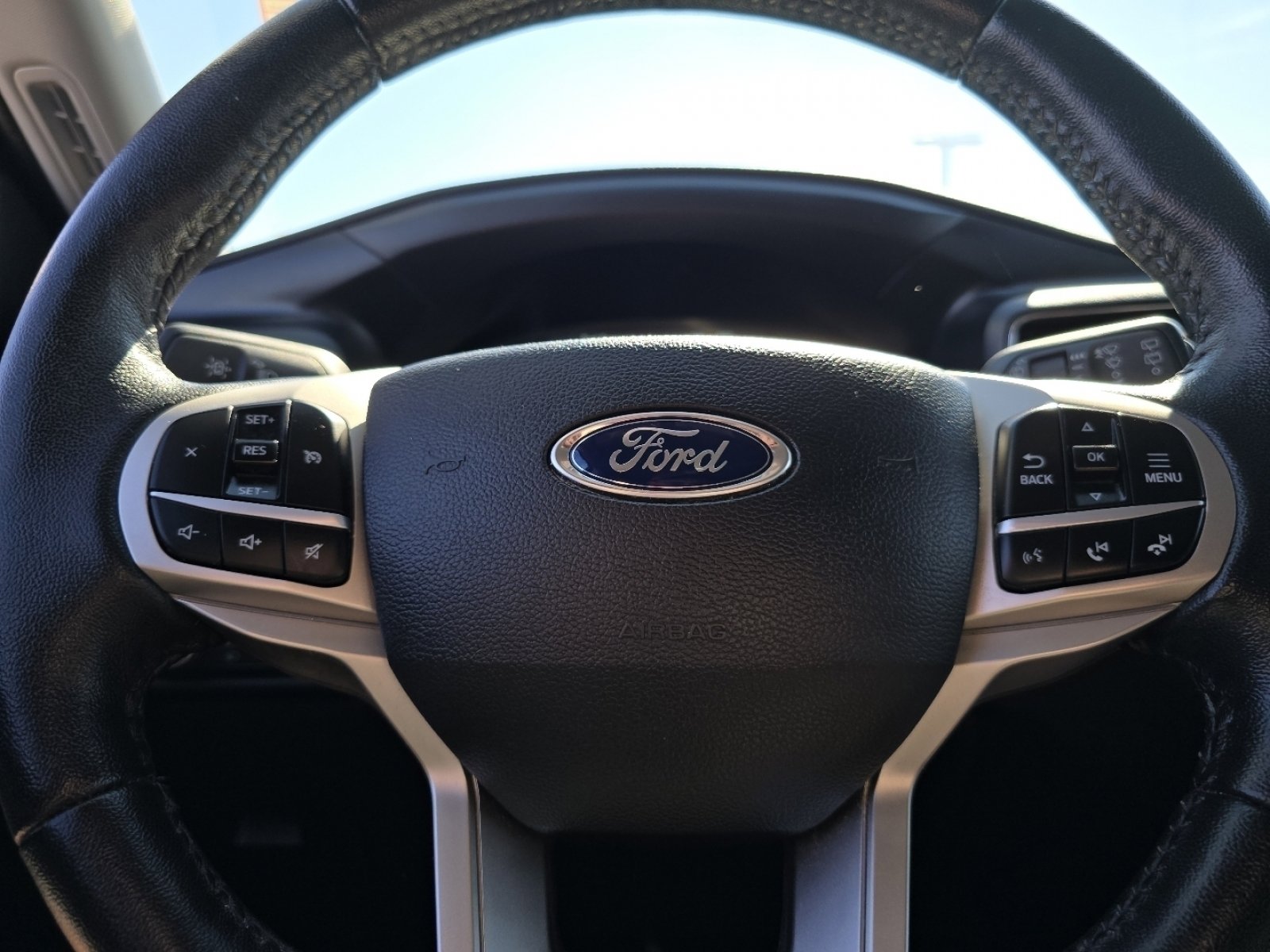 Used 2022 Ford Explorer XLT w/ Equipment Group 202A image 29