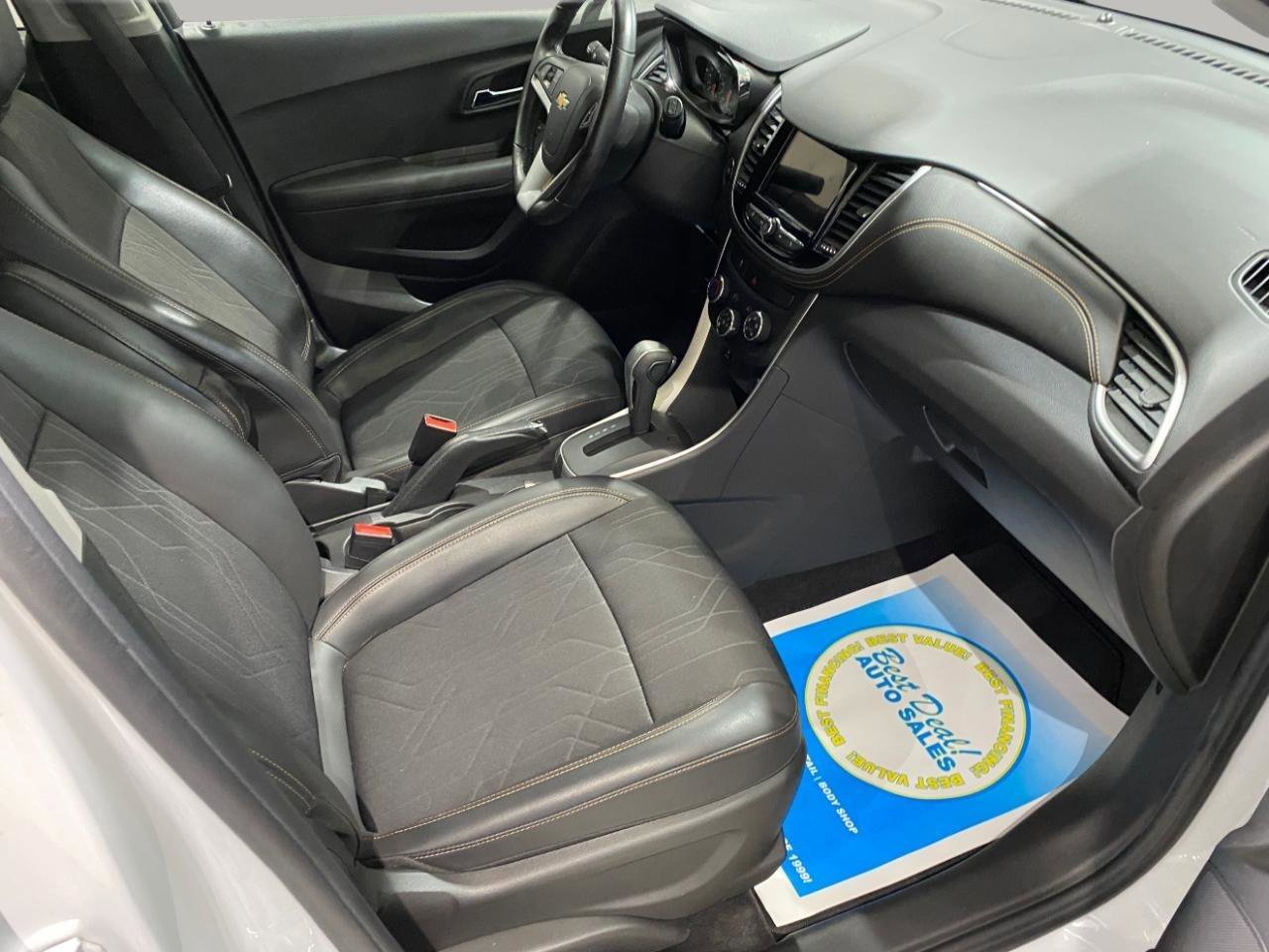 Used 2018 Chevrolet Trax LT w/ LT Convenience Package image 17