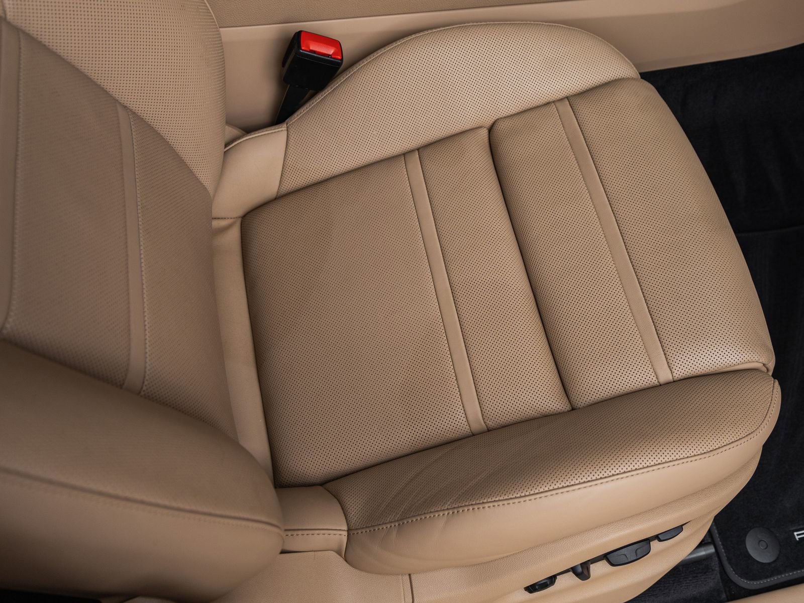 Certified 2023 Porsche Cayenne S Platinum image 45