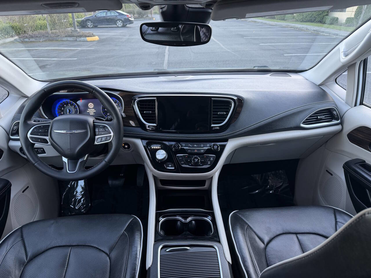 Used 2022 Chrysler Pacifica Limited image 15