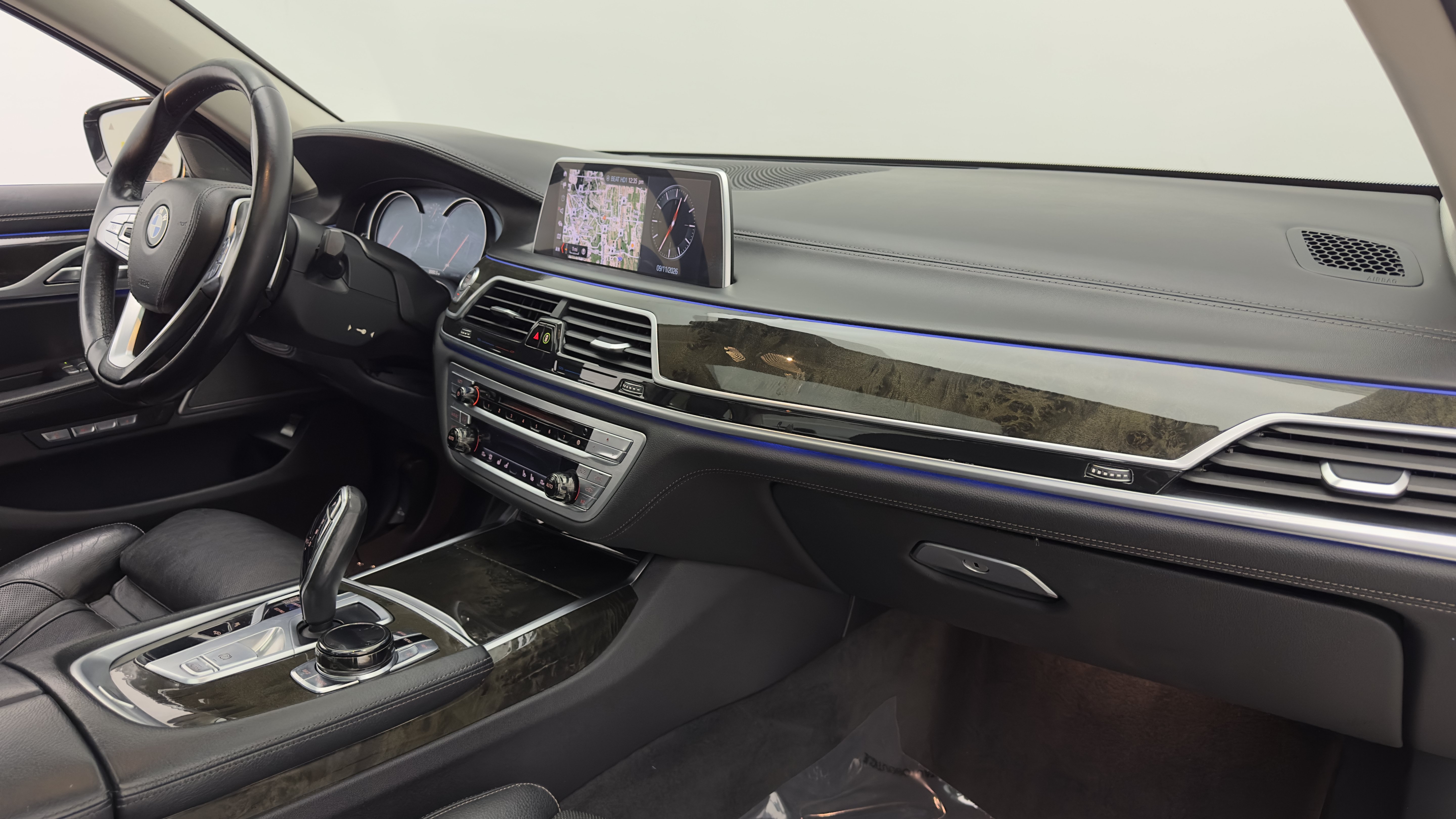 Used 2018 BMW 740i RWD image 47
