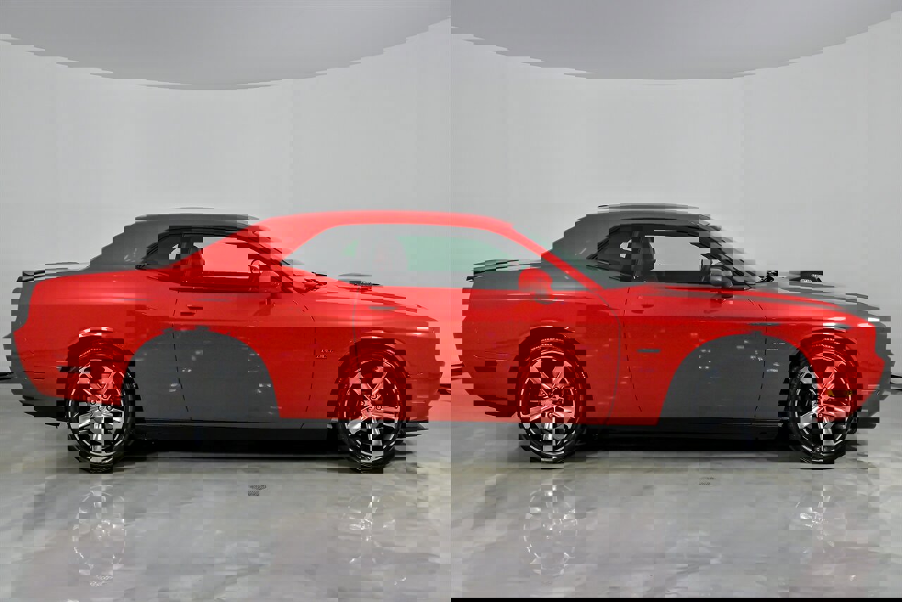 Used 2014 Dodge Challenger R/T image 14