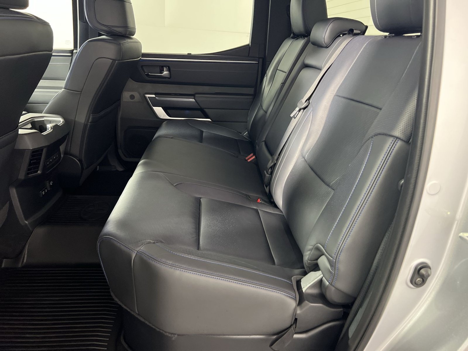 Used 2024 Toyota Tundra Platinum AWD/4WD image 26
