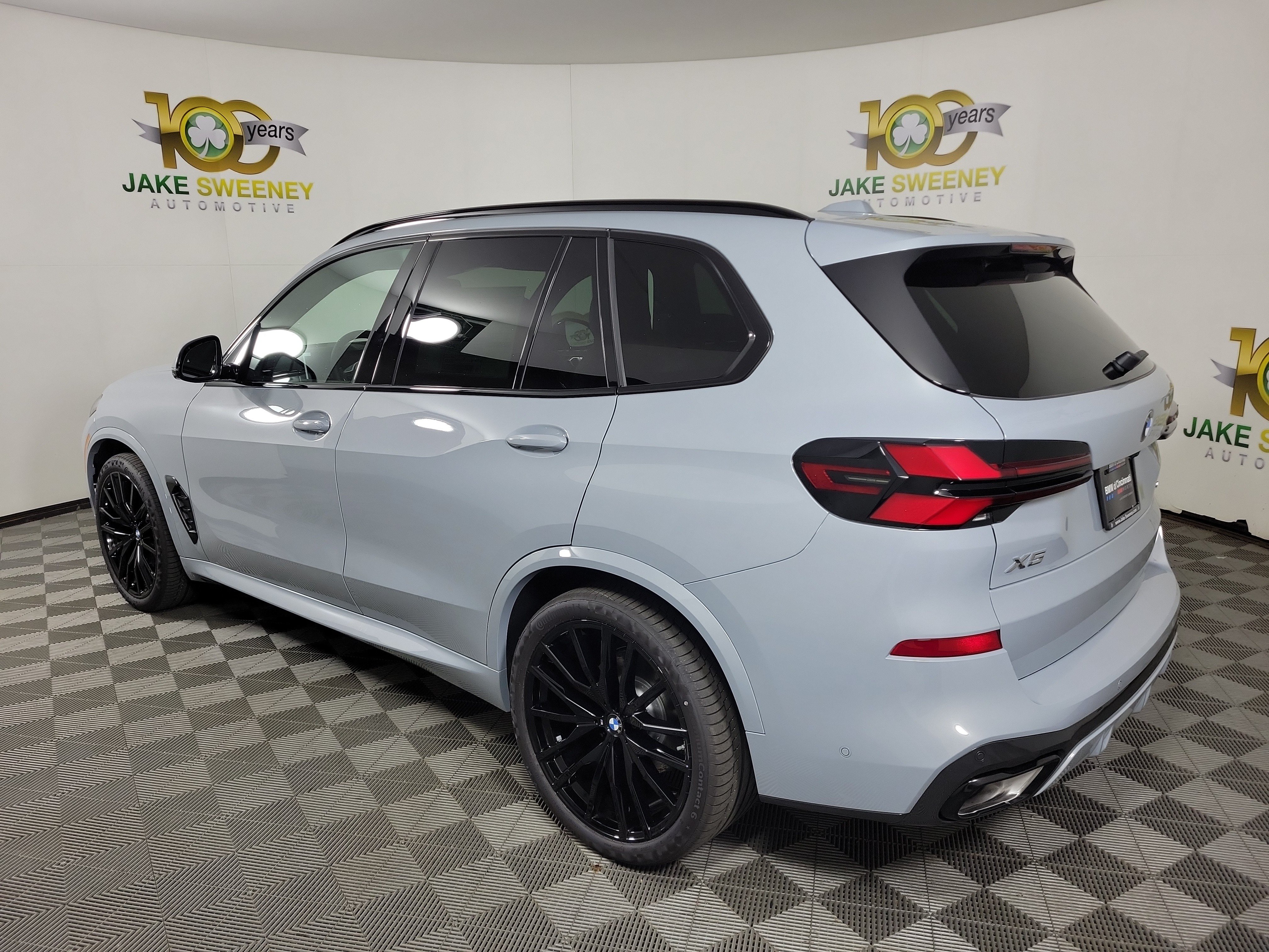 New 2026 BMW X5 xDrive40i w/ M Sport Package AWD/4WD image 5