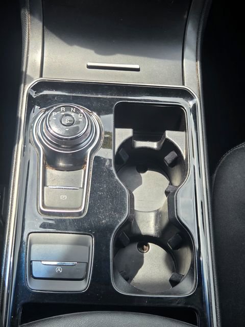 Used 2019 Ford Edge SE FWD image 34