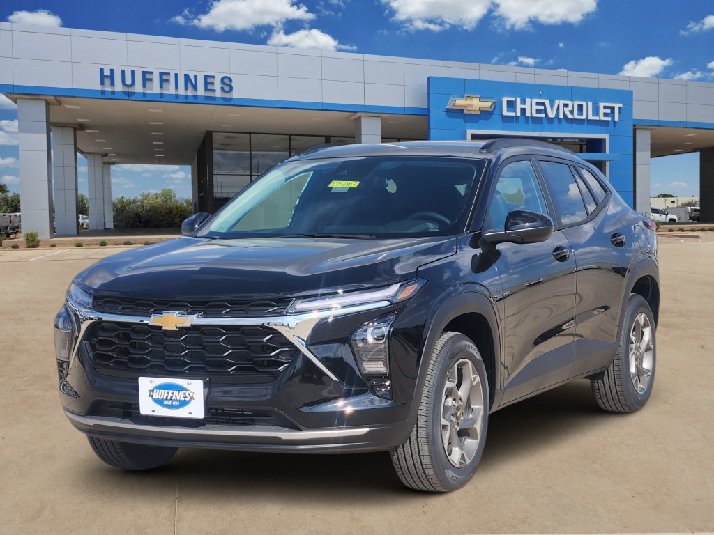 New 2026 Chevrolet Trax LT w/ Driver Confidence Package FWD image 2
