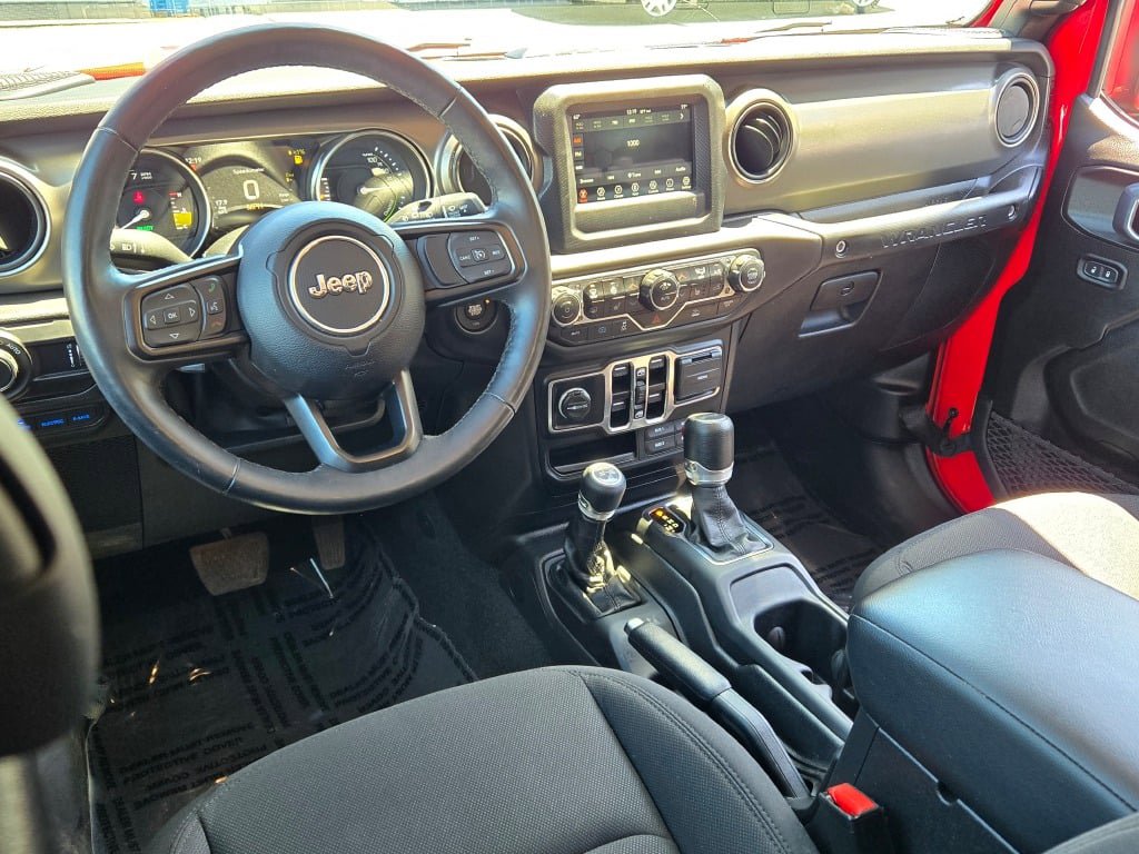 Used 2023 Jeep Wrangler Unlimited w/ Cold Weather Group AWD/4WD image 18