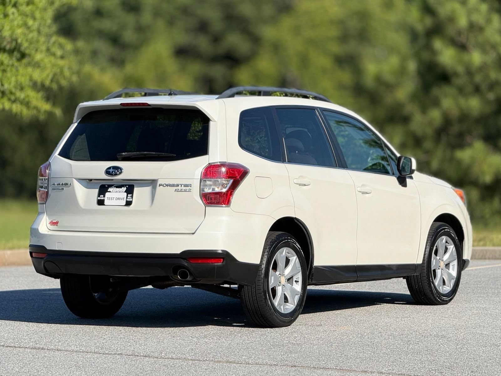 Used 2015 Subaru Forester 2.5i Limited AWD/4WD image 11