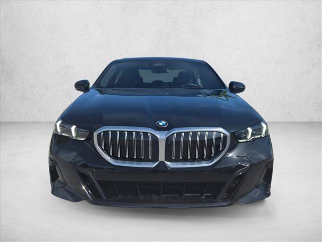 Used 2025 BMW 530i w/ M Sport Package RWD image 2