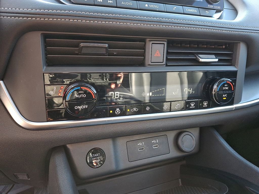 Used 2024 Nissan Rogue SV w/ SV Premium Package image 16