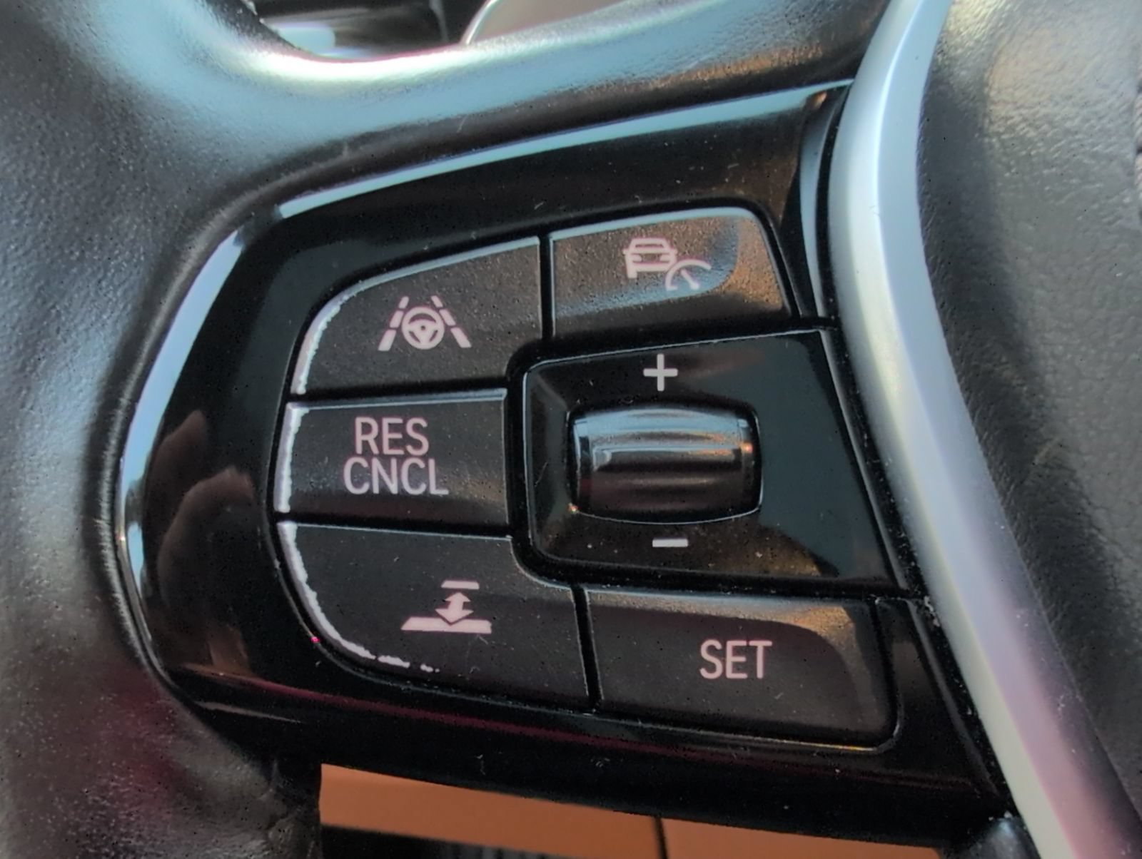 Used 2017 BMW 540i RWD image 16