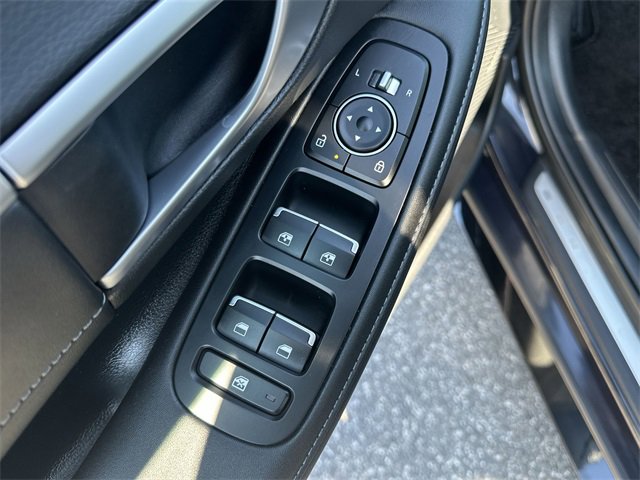 Used 2025 Hyundai Sonata Limited image 22