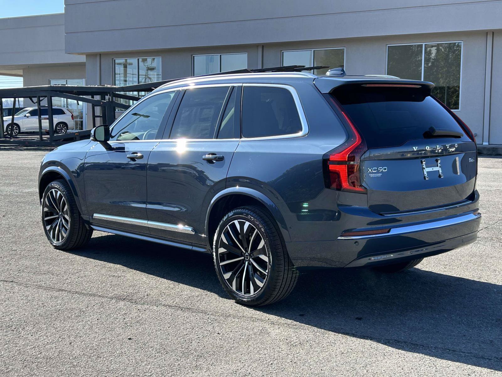 New 2026 Volvo XC90 B6 Ultra w/ Protection Package Premier AWD/4WD image 5