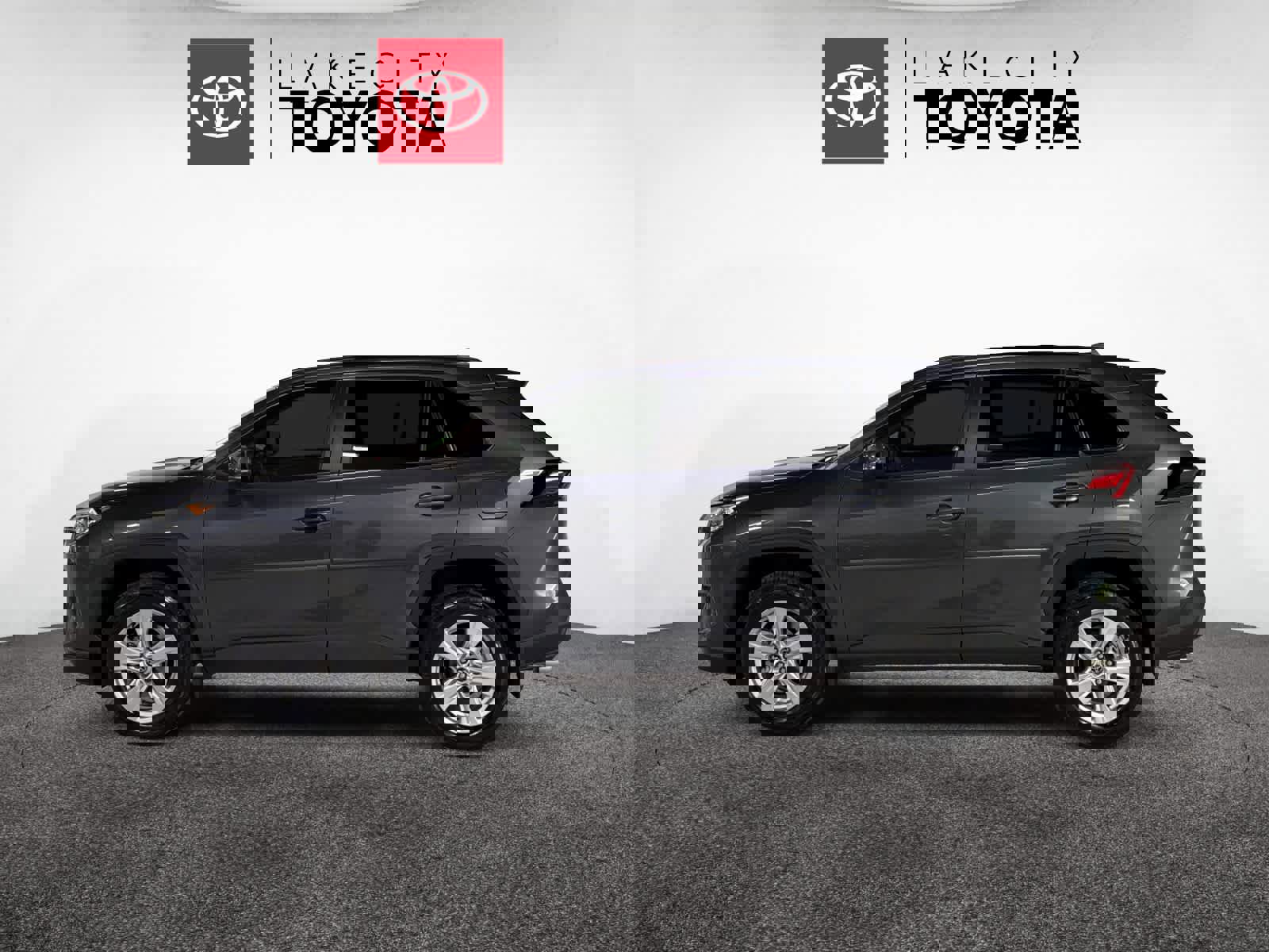 Used 2020 Toyota RAV4 XLE w/ Convenience Package image 3