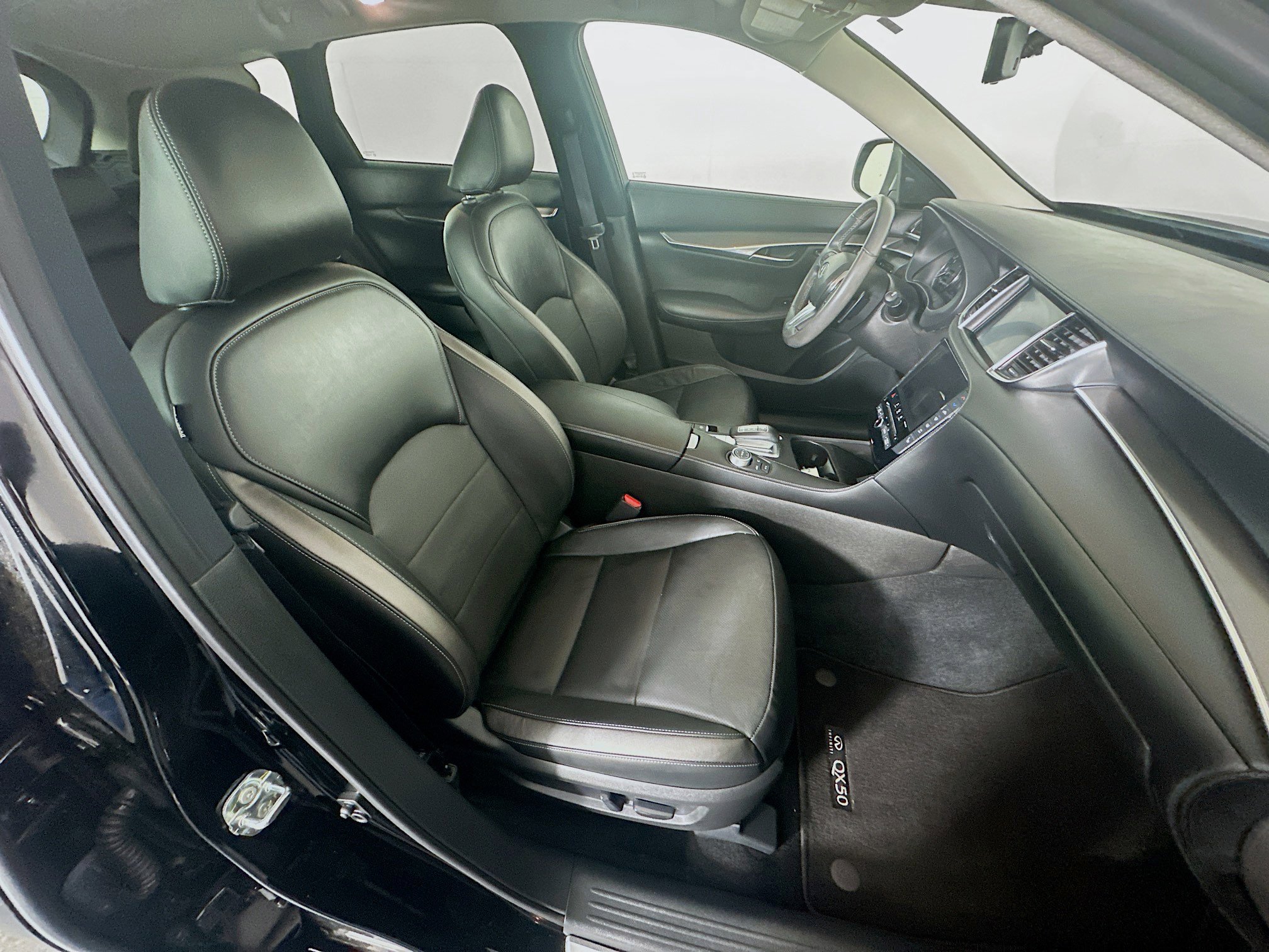 Used 2023 INFINITI QX50 Luxe FWD image 30
