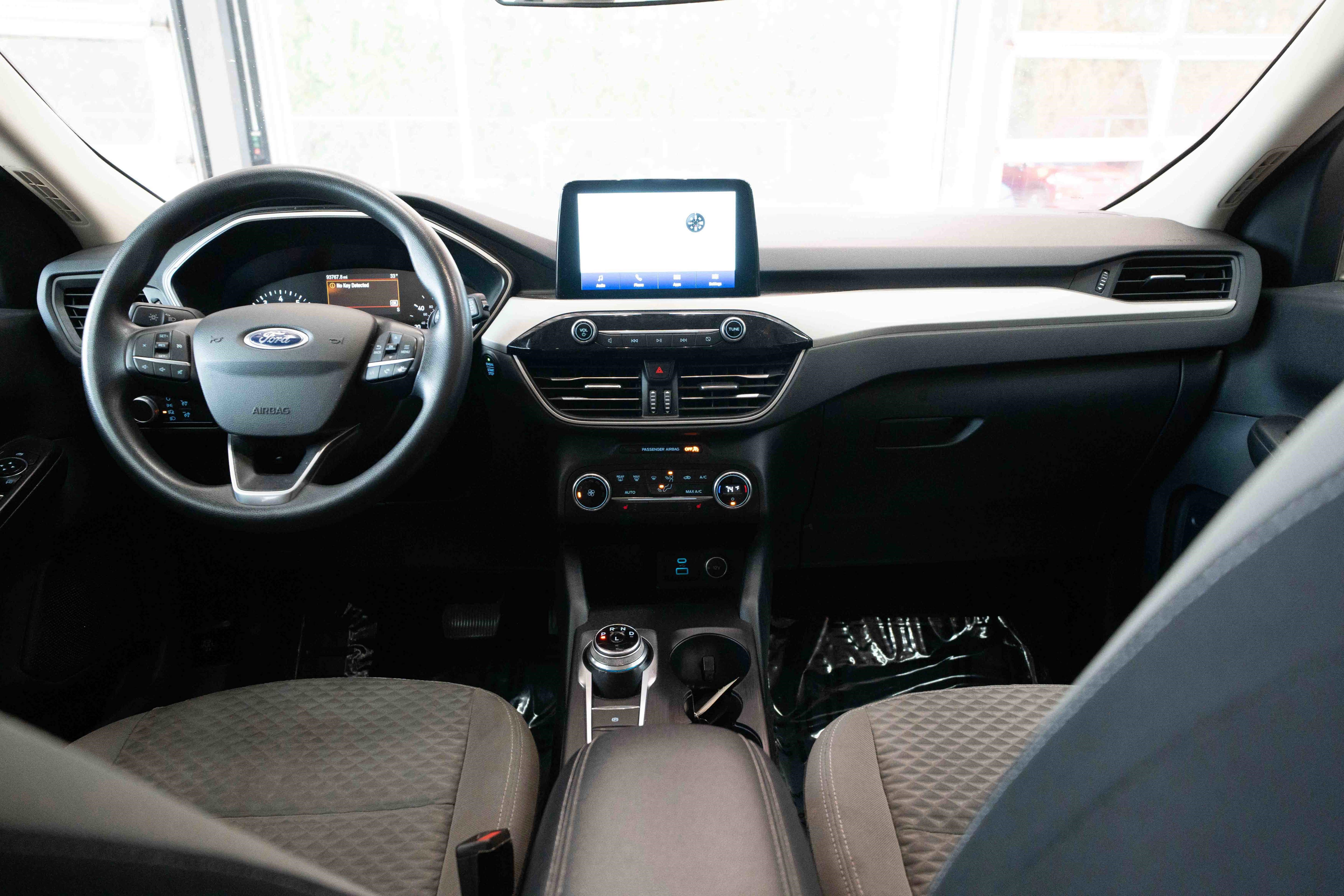 Used 2020 Ford Escape SE image 21