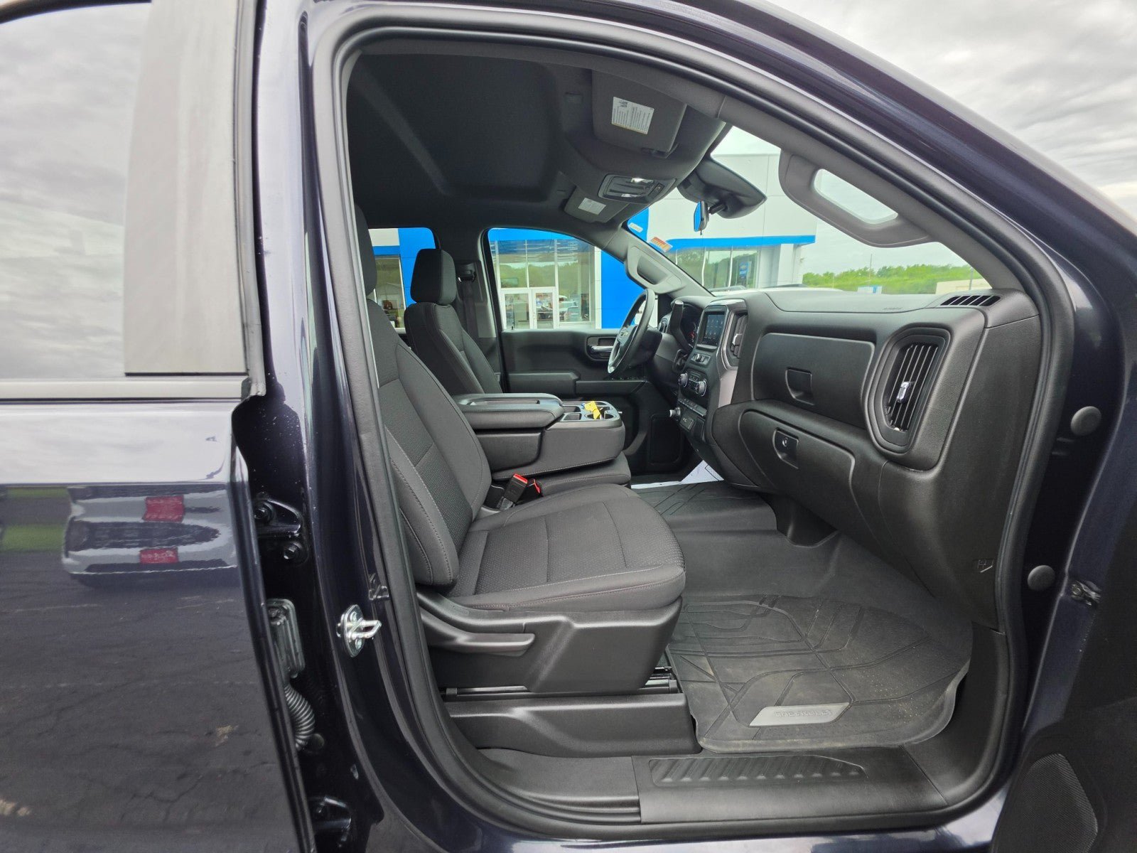 Used 2022 Chevrolet Silverado 1500 W/T w/ WT Value Package AWD/4WD image 13