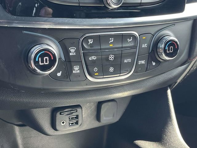 Used 2023 Chevrolet Traverse RS w/ LPO, Floor Liner Package image 33