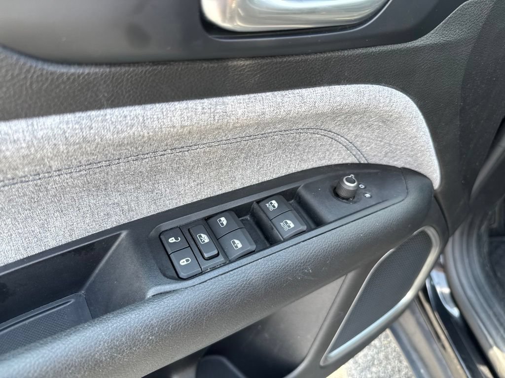 Used 2022 Jeep Compass Latitude w/ Convenience Group AWD/4WD image 24