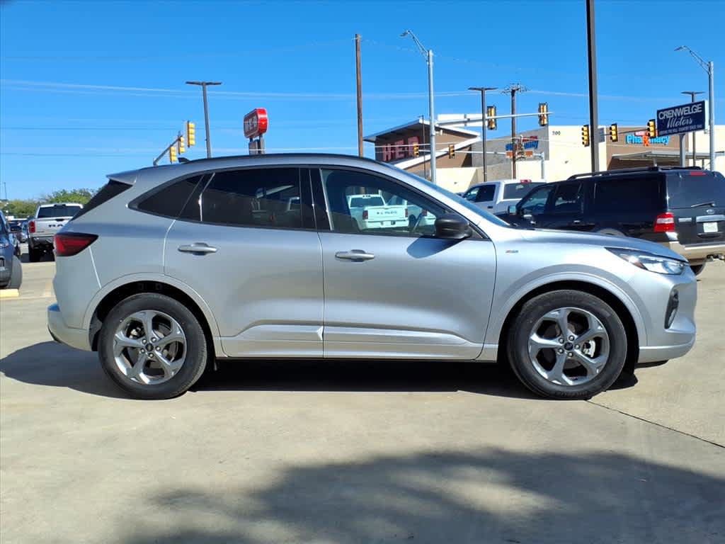 Used 2023 Ford Escape ST-Line w/ Cold Weather Package image 27