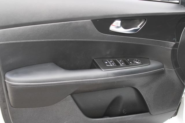 Used 2024 Kia Forte GT-Line FWD image 11