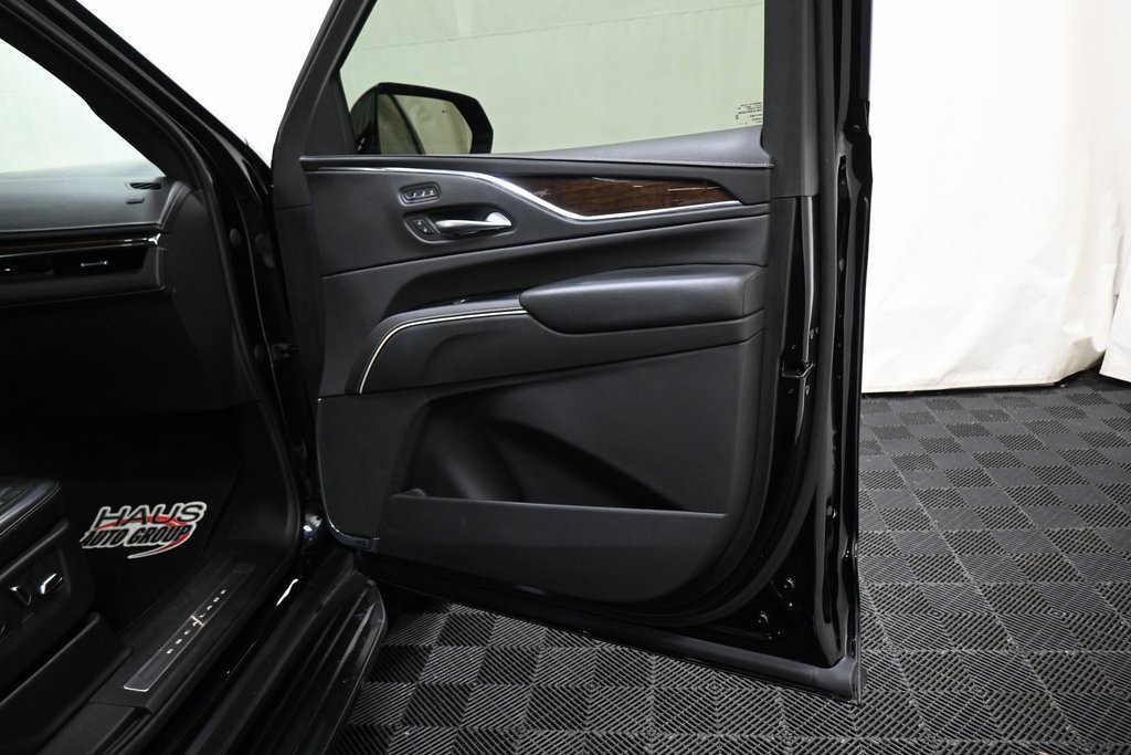 Used 2023 Cadillac Escalade ESV Sport Platinum image 28