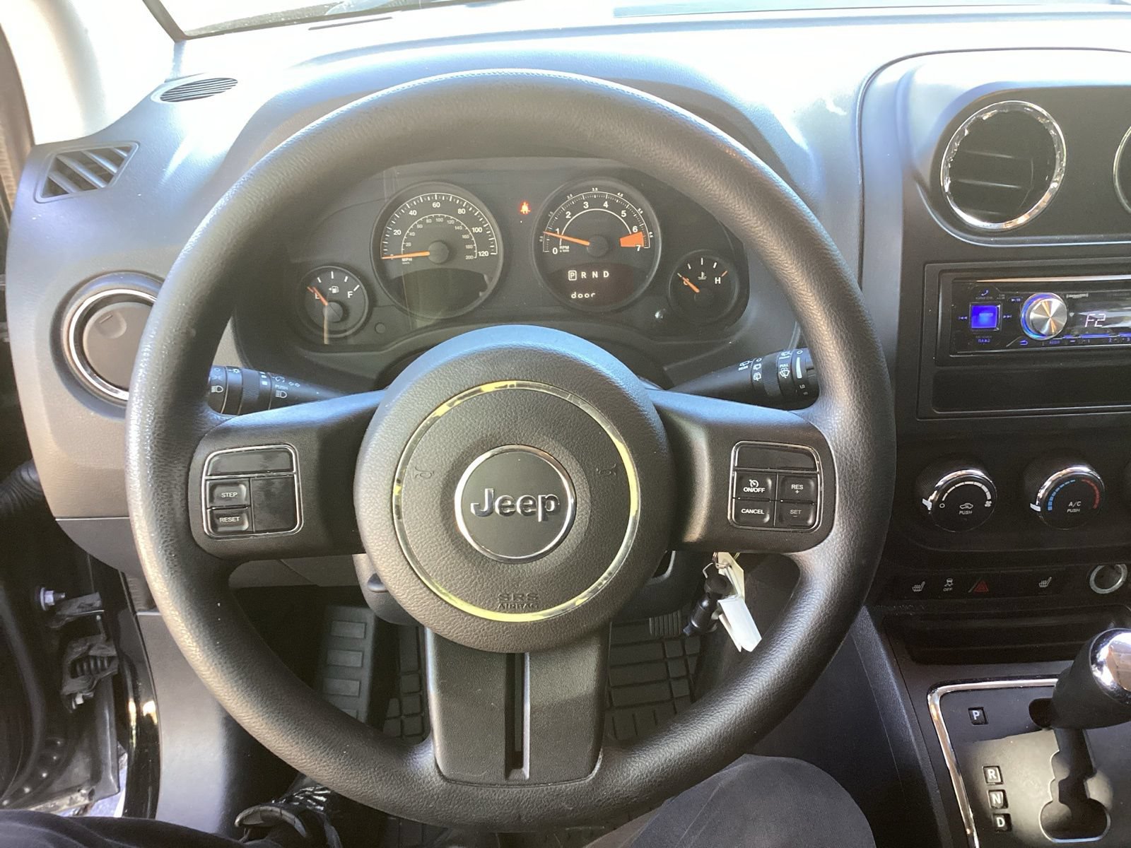 Used 2015 Jeep Compass Sport w/ Power Value Group AWD/4WD image 2