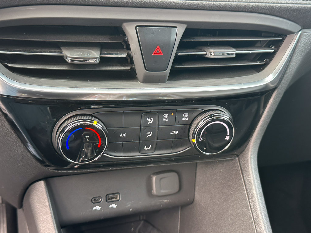 Used 2024 Buick Encore GX Sport Touring FWD image 35