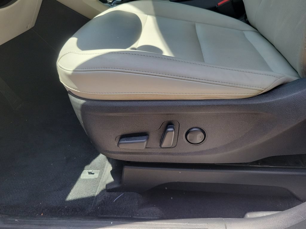 Used 2022 Kia Telluride S FWD image 15