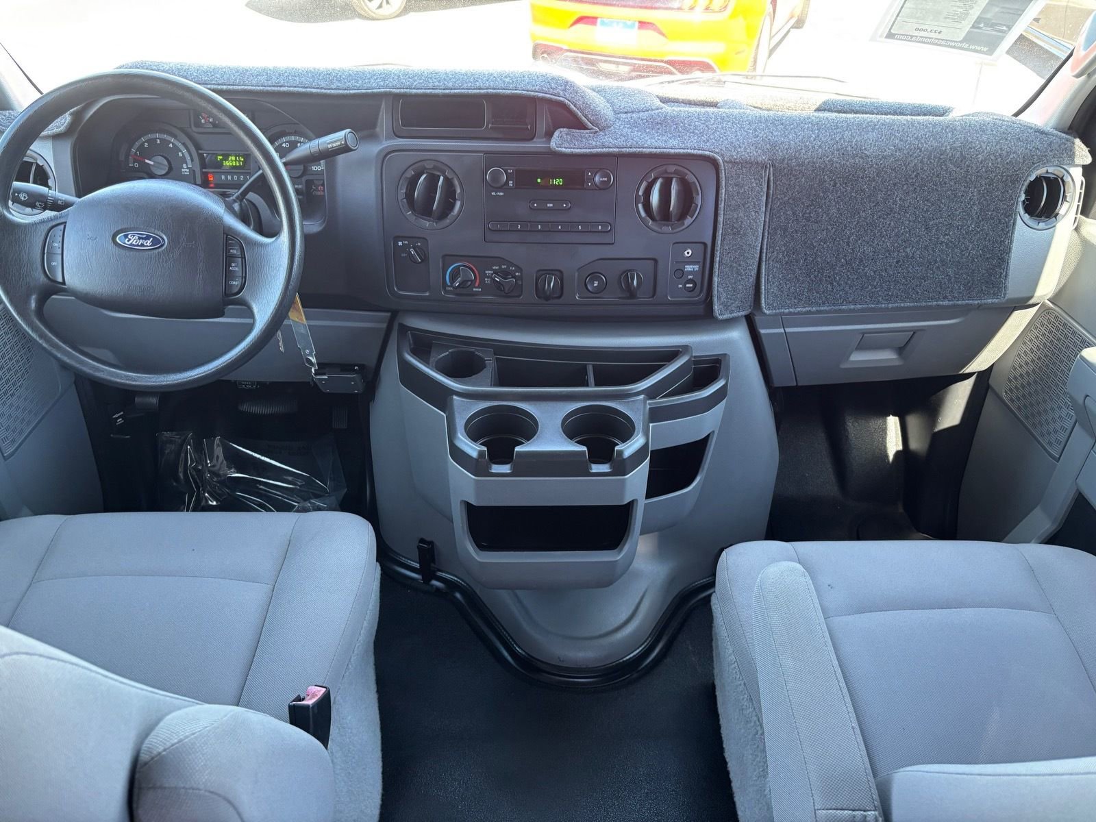 Used 2014 Ford E-250 and Econoline 250 w/ Power Group image 18