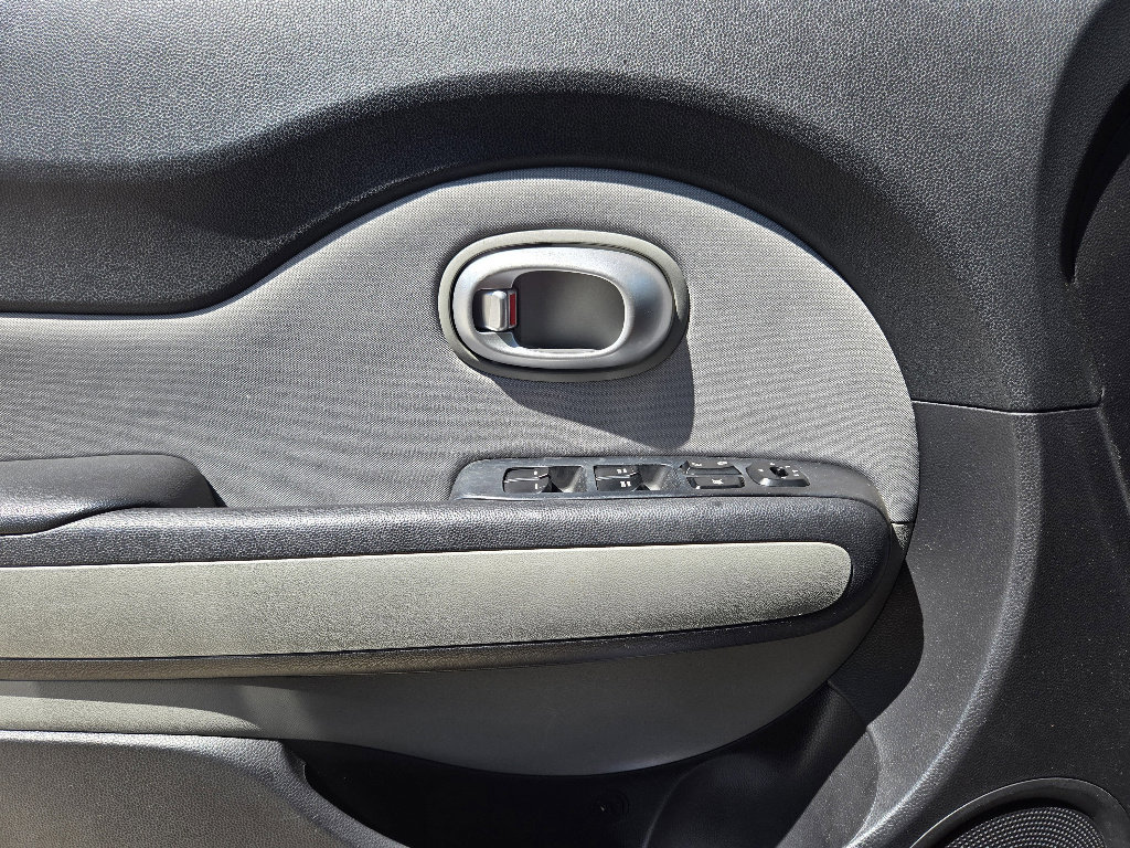 Used 2014 Kia Soul LX image 24