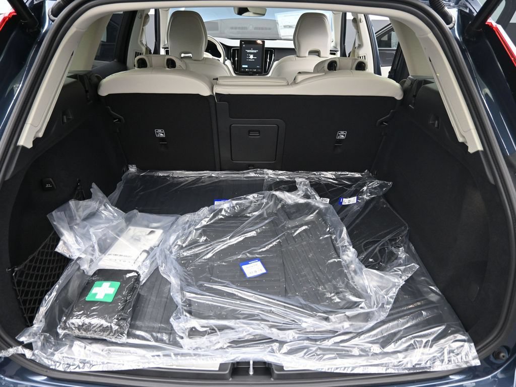 New 2026 Volvo XC60 B5 Ultra w/ Protection Package Premier AWD/4WD image 19