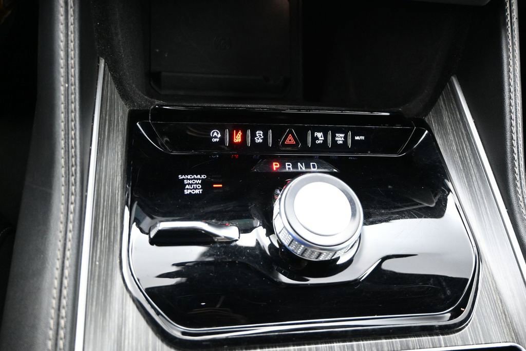 Used 2024 Jeep Wagoneer Series II AWD/4WD image 24