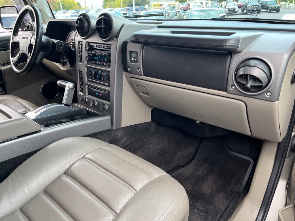 Used 2003 HUMMER H2 w/ Preferred Equipment Group AWD/4WD image 37