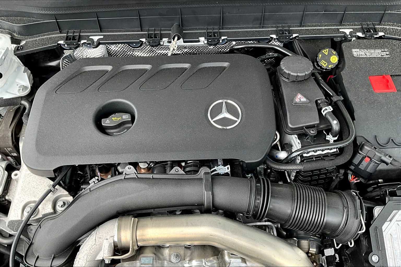 Used 2025 Mercedes-Benz GLB 250 image 17