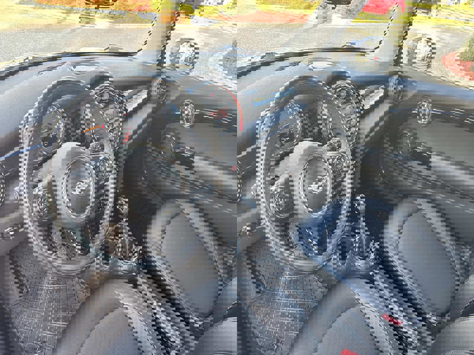 Used 2014 MINI Cooper 2-Door Hardtop image 16