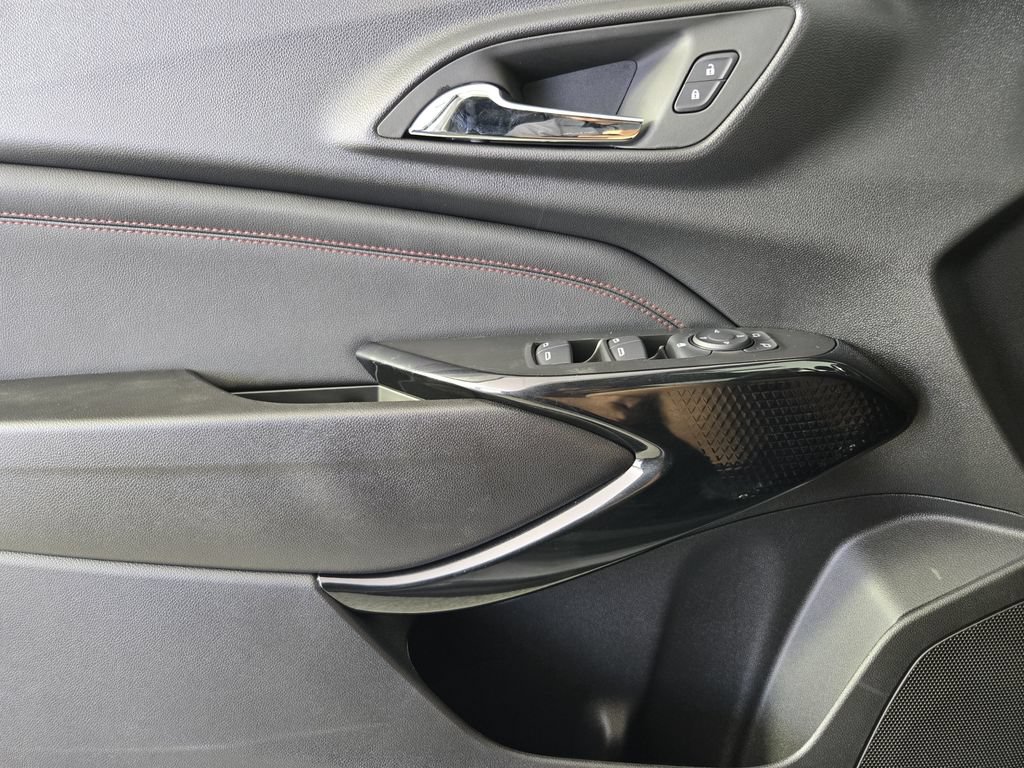 New 2026 Chevrolet Trax RS w/ Driver Confidence Package FWD image 24