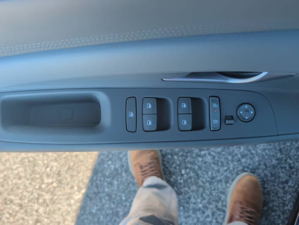 New 2026 Hyundai Elantra SE FWD image 22