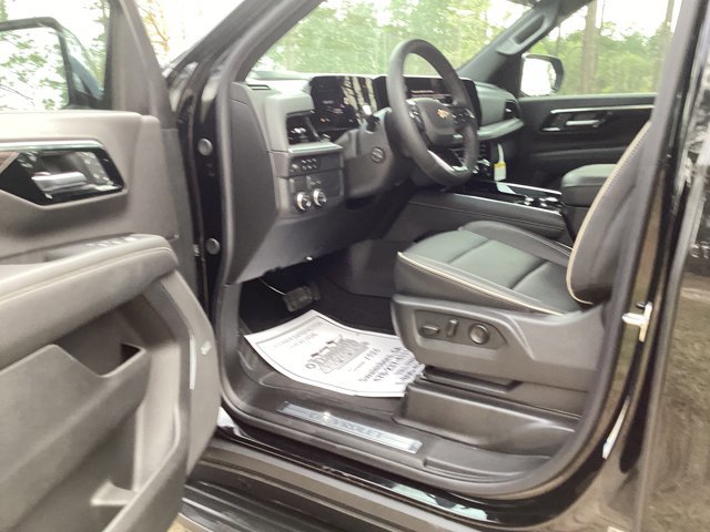 New 2025 Chevrolet Suburban Premier image 10