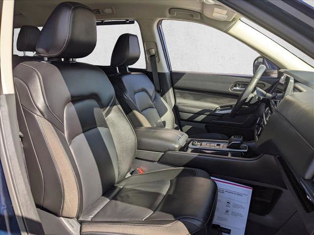 Used 2025 Nissan Pathfinder SL image 20