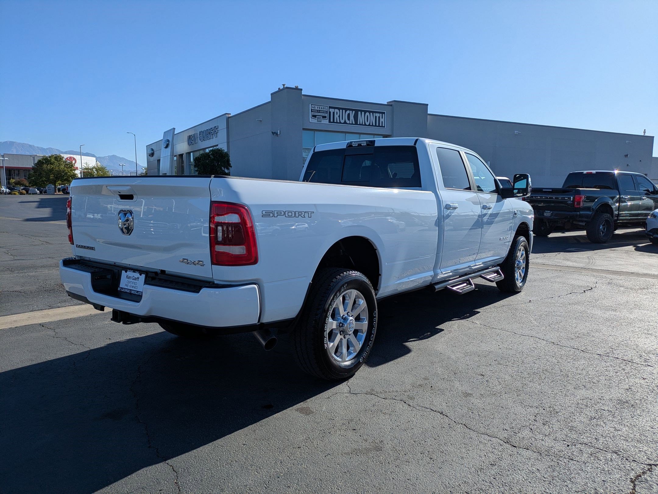 Used 2024 RAM 3500 Laramie w/ Sport Appearance Package AWD/4WD image 3