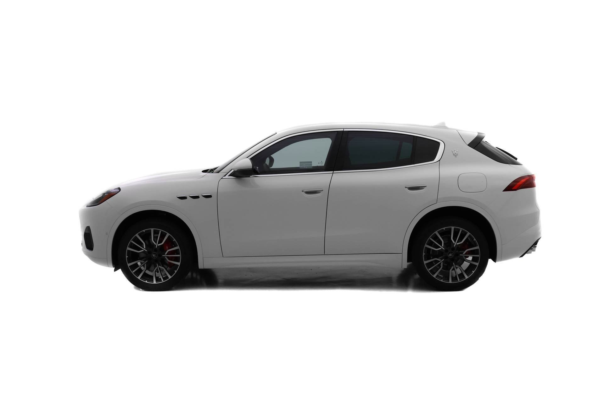 New 2025 Maserati Grecale GT image 3