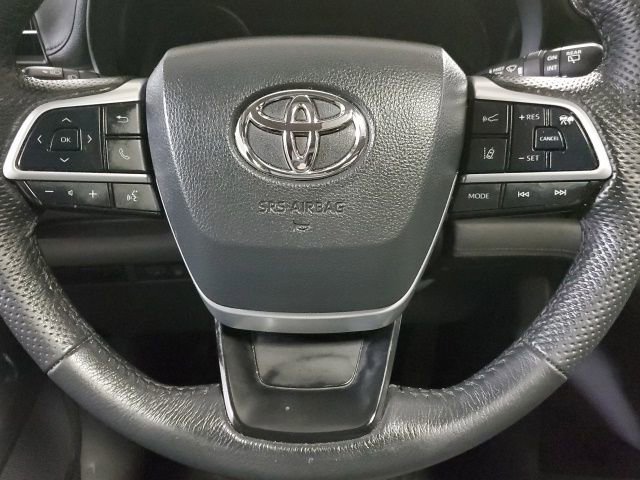 Used 2024 Toyota Sienna Limited image 13