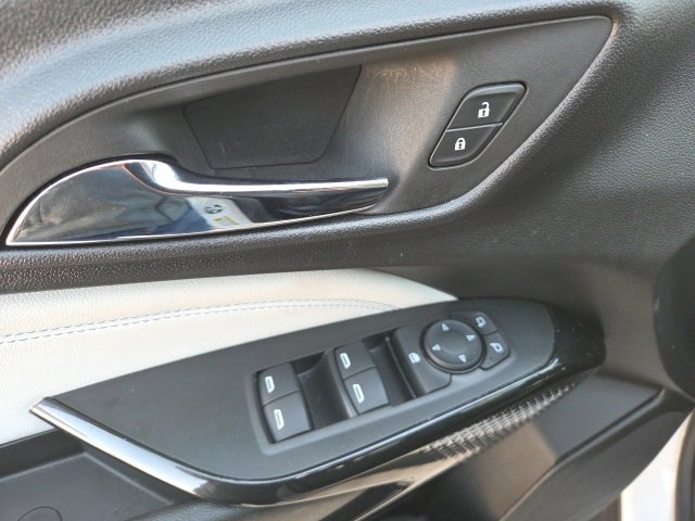 Used 2025 Chevrolet Trax LT w/ LT Convenience Package image 6