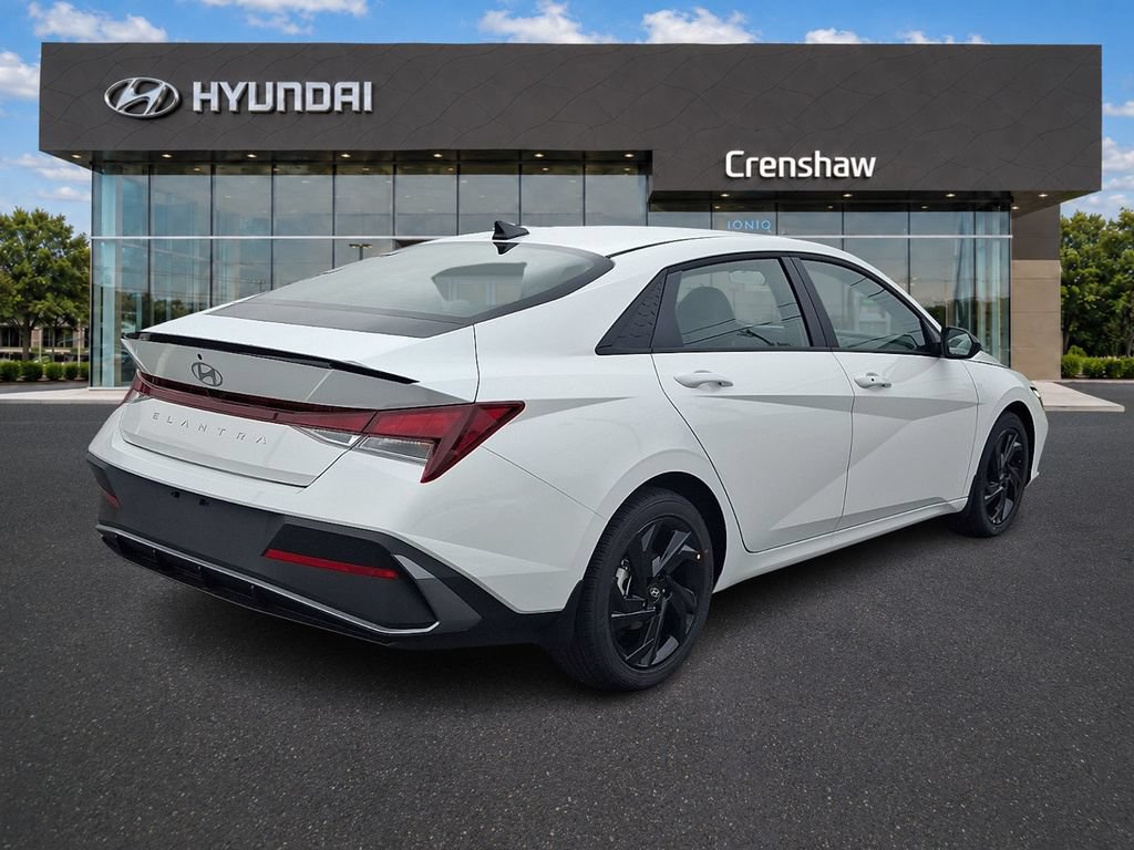 New 2026 Hyundai Elantra SEL Sport FWD image 4