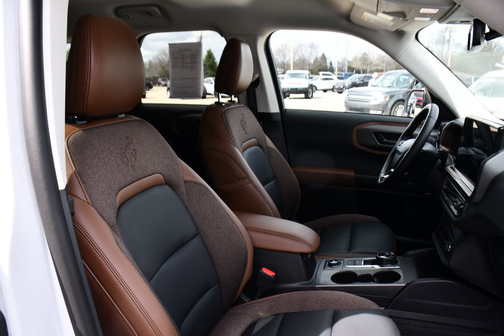 Used 2025 Ford Bronco Sport Outer Banks w/ Outer Banks Tech Package+ AWD/4WD image 16