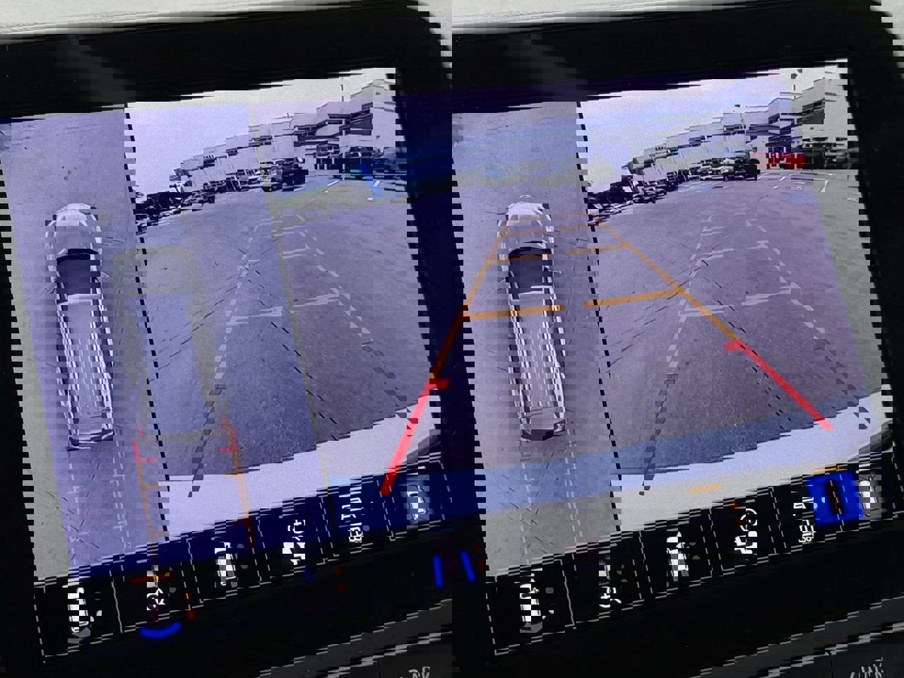 Used 2023 Chevrolet Equinox RS w/ RS Leather Package image 17