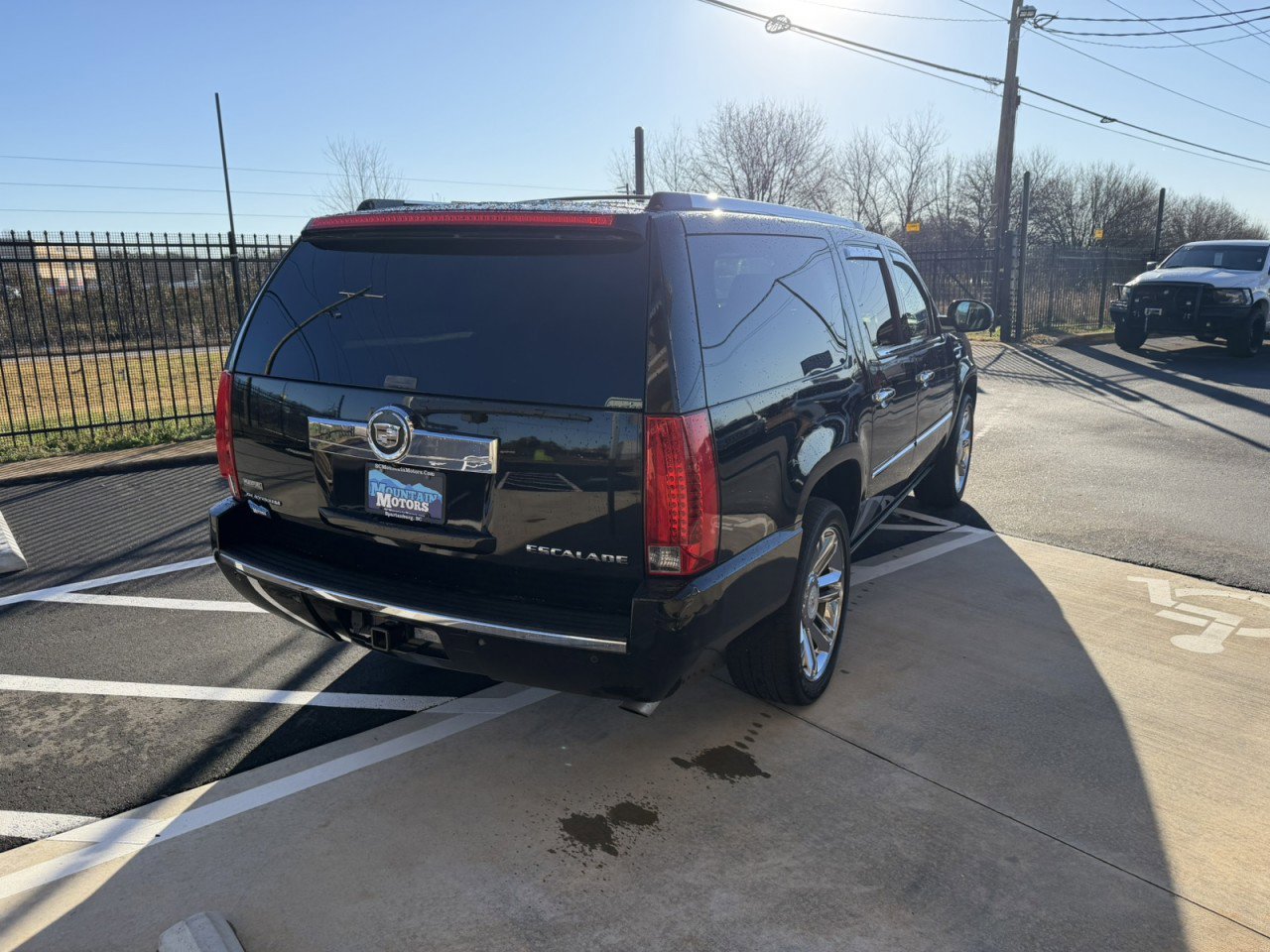 Used 2012 Cadillac Escalade ESV Platinum image 6