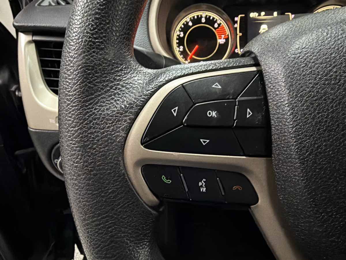 Used 2018 Jeep Cherokee Latitude image 16