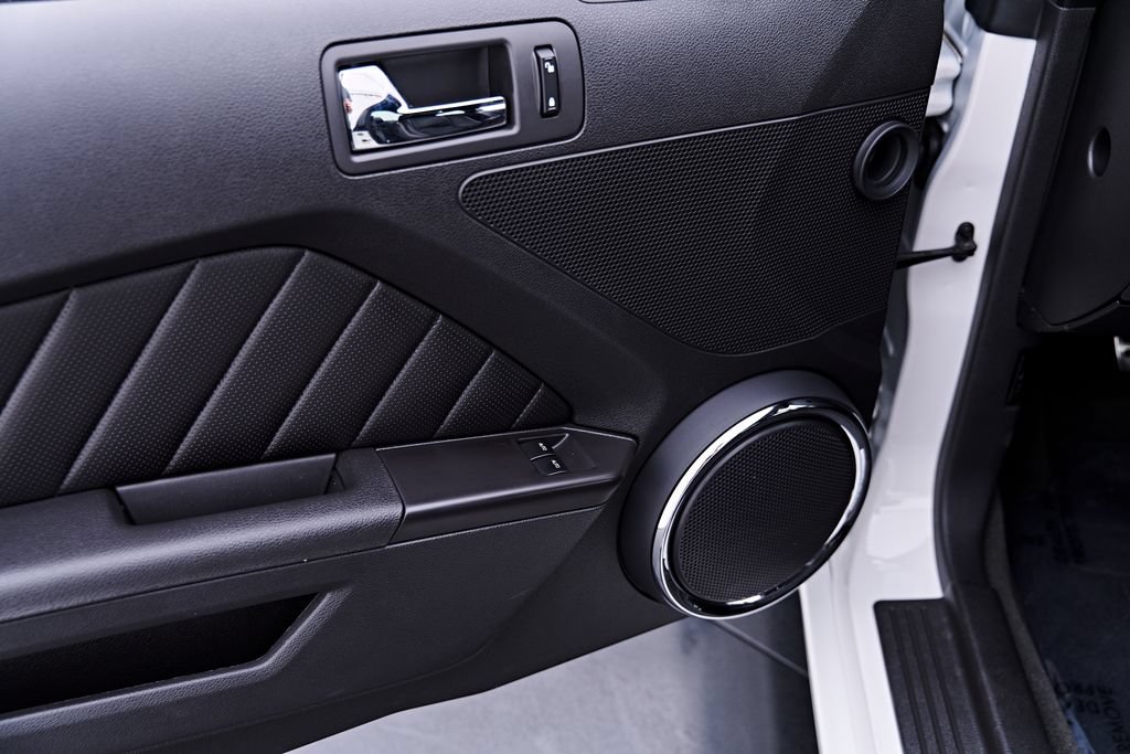 Used 2011 Ford Mustang GT Premium w/ Electronics Pkg RWD image 41